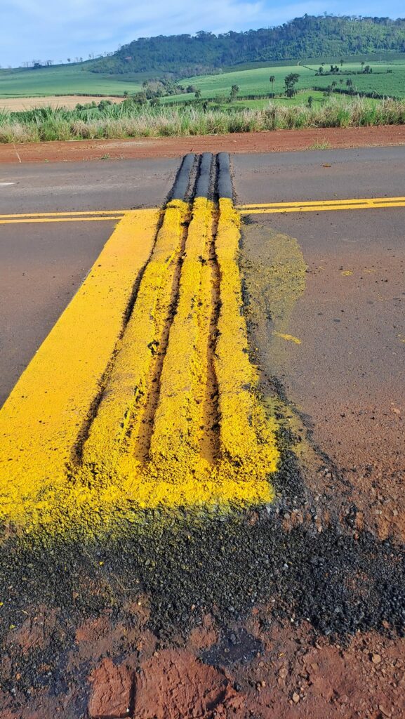 Obras na estrada entre Cajuru