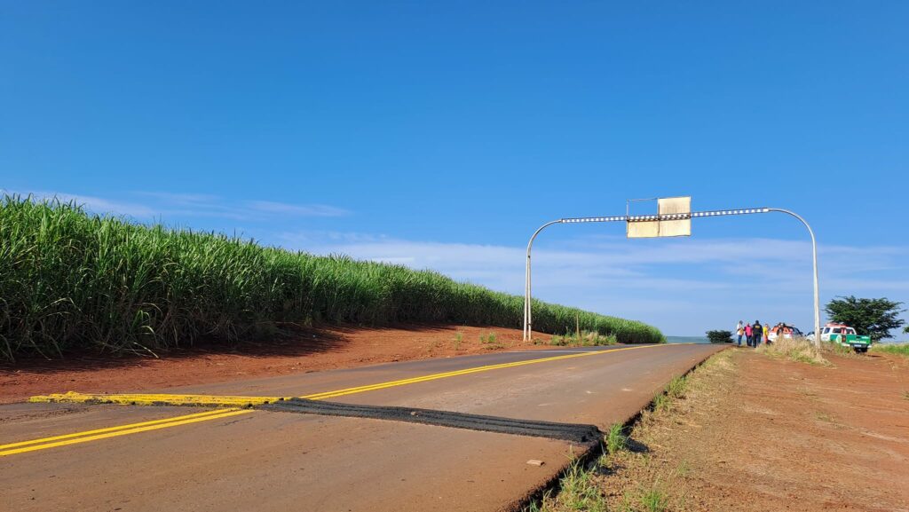 Obras na estrada entre Cajuru